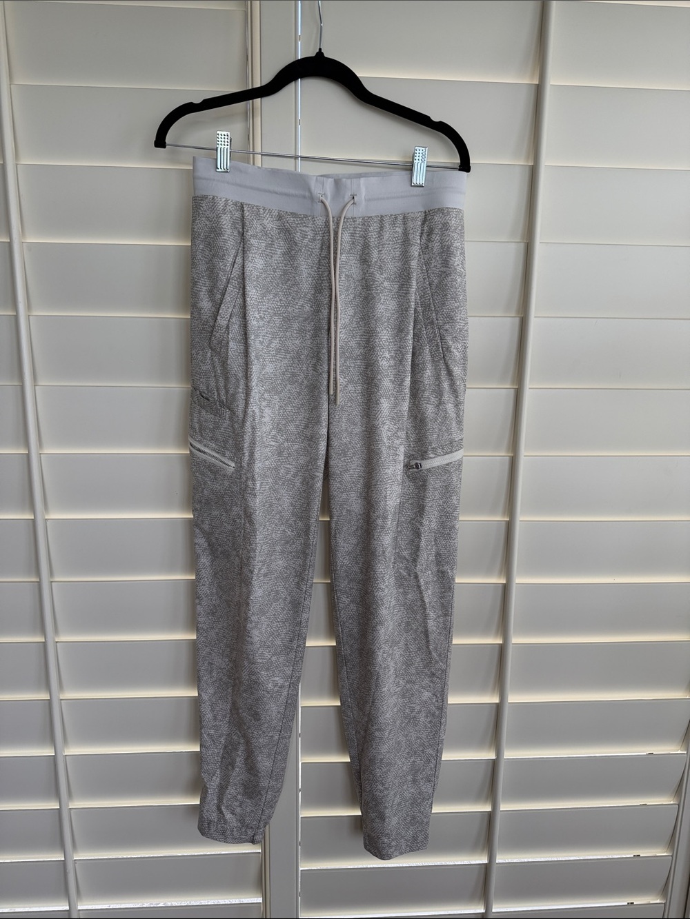 Women’s Athleta Venture Printed Jogger Pants 4T